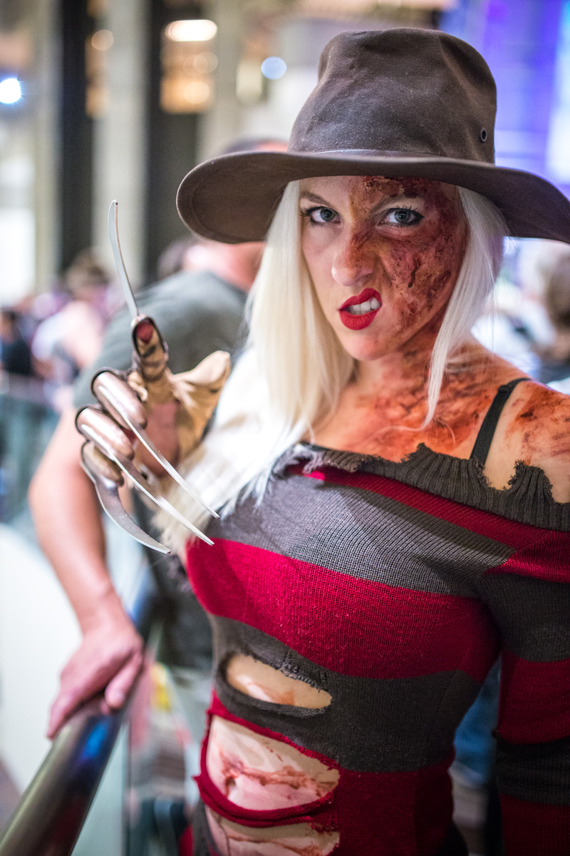 Illustration for article titled Dragon Con Day 4: No Sleep, Sore Feet, and Still Going With Great Costumes
